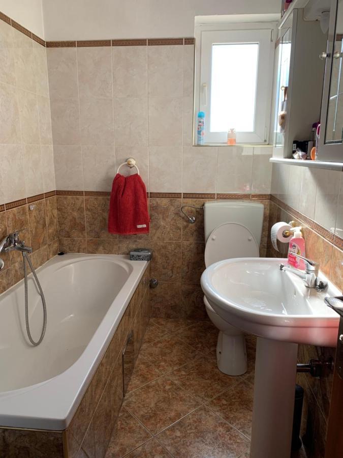 Apartment For 4-6 Persons Second Floor Ljubač Buitenkant foto